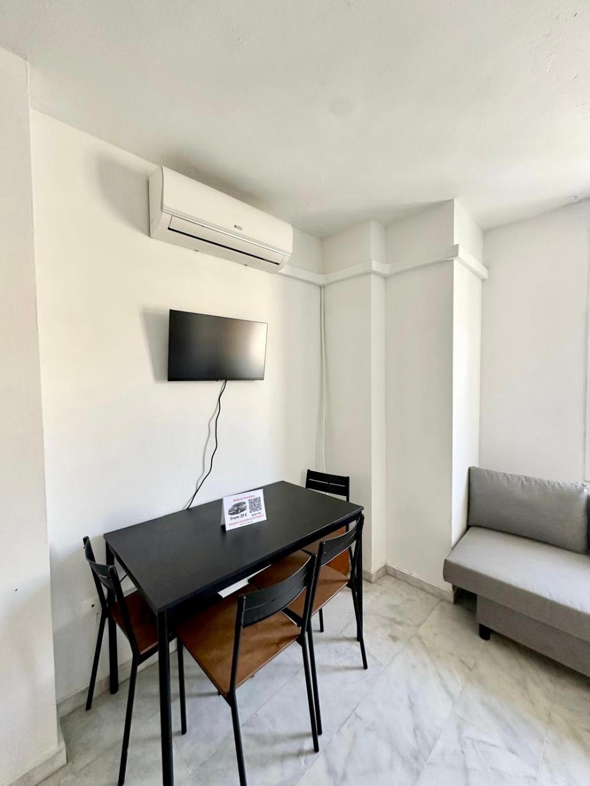 Apartamentos Playa Misericordias Málaga Buitenkant foto
